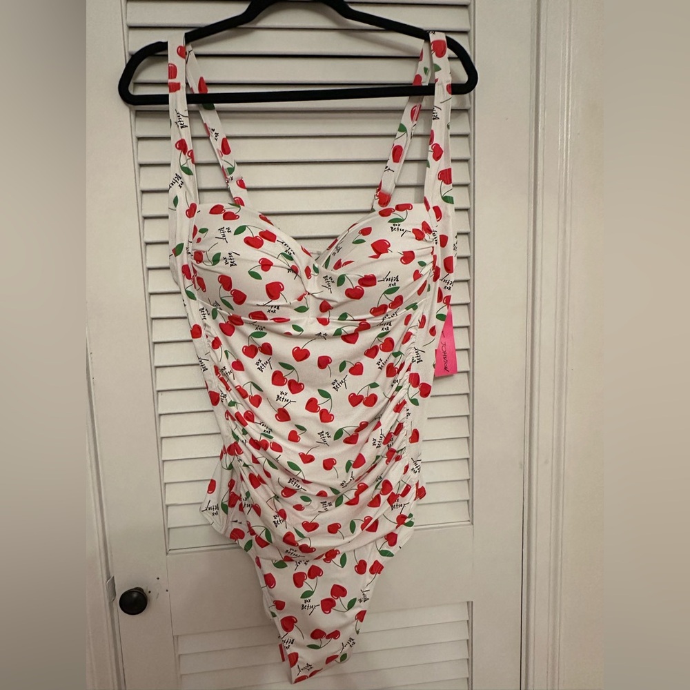 NWT Betsey Johnson 1-piece swimsuit bathing suit, 2x Ruching, Bandeau, Cherry